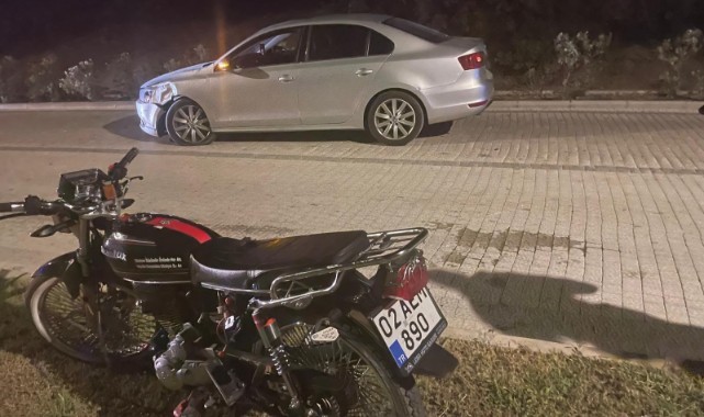 Motosiklet ile otomobil çarpıştı: 1 yaralı