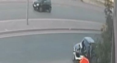 Motosiklet ile otomobil kafa kafaya çarpıştı: 2 yaralı