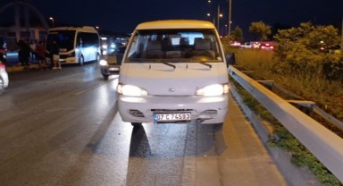 Motosiklet minibüsle çarpıştı: 2 yaralı