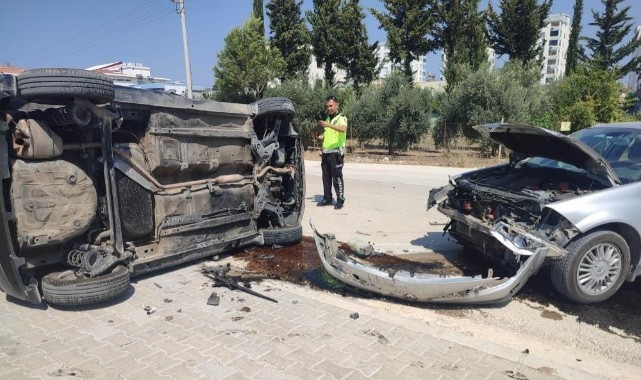 Osmaniye’de otomobiller çarpıştı: 2 yaralı