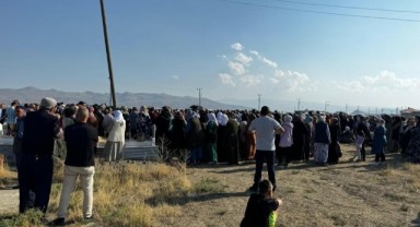 Otobüs kazasında hayatını kaybeden 5 kişi toprağa verildi