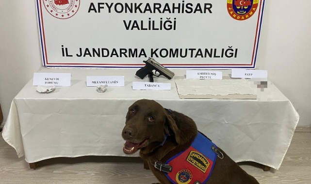 Peçeteye emdirilmiş uyuşturucu ele geçirildi