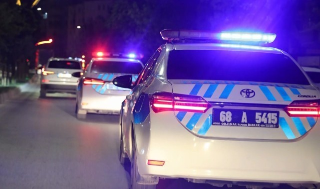 Polis ile ehliyetsiz sürücü kovalamacası kamerada