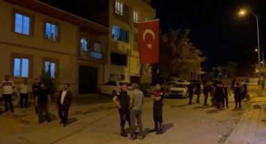 Polise mukavemet gösteren 2 kişi gözaltına alındı