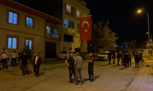Polise mukavemet gösteren 2 kişi gözaltına alındı