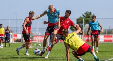 Samsunspor'da yaprak dökümü sürüyor