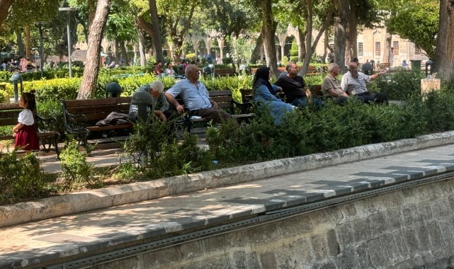 Şanlıurfa'da sıcak hava etkisini koruyor!
