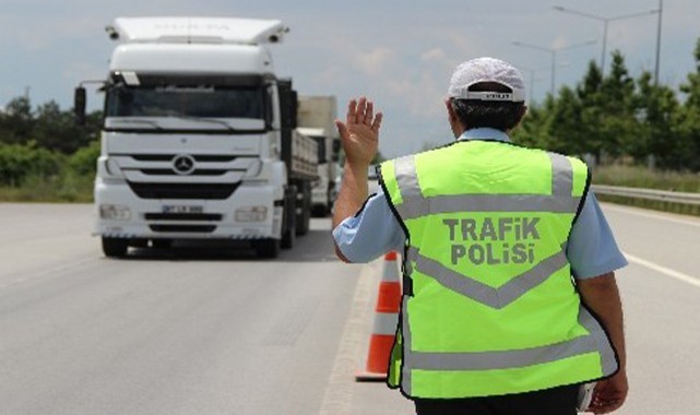 Şanlıurfa polisinde sıkı denetim! 47 araç ve sürücüye ceza