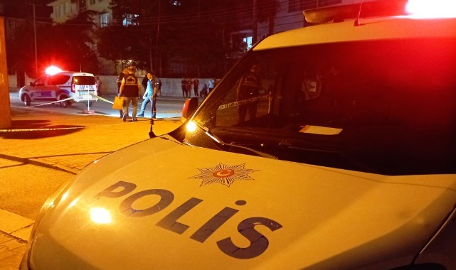 Sokak ortasında bıçaklı kavga: 2 yaralı