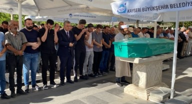 Sokak ortasında öldürülen şahıs toprağa verildi