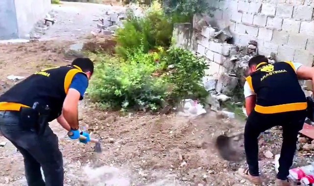 Toprağın altından cephanelik çıktı