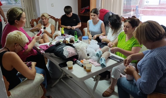 Ukraynalı ve Rus kadınlar, kanserli çocuklar için bir araya geldi