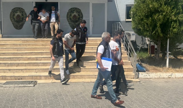 Urfa'da polis kıyafeti ile kuyumcu soyan zanlılar tutuklandı