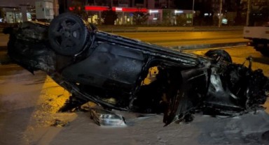 Yerde sürüklenen araç alev aldı, 2 kişi kıl payı kurtuldu