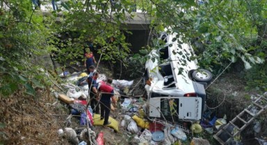 1 kişinin öldüğü, 25 kişinin yaralandığı kazada şoförü gözaltına alındı