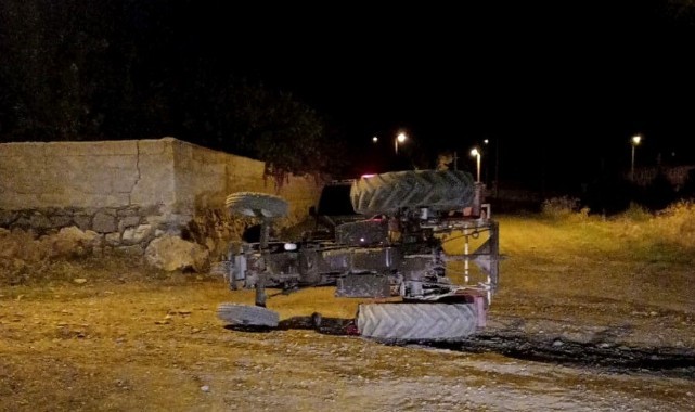 Arifegazili'de traktör devrildi: 1 ağır 2 yaralı