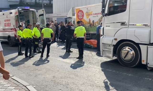 Camiden çıkan yaşlı adam tırın altında kalarak hayatını kaybetti