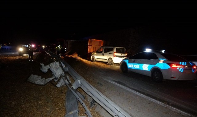 Çanakkale'de feci kaza: Tır sürücüsü hayatını kaybetti