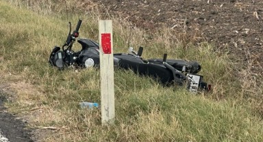 Ehliyetsiz motosiklet sürücüsü hastanelik oldu