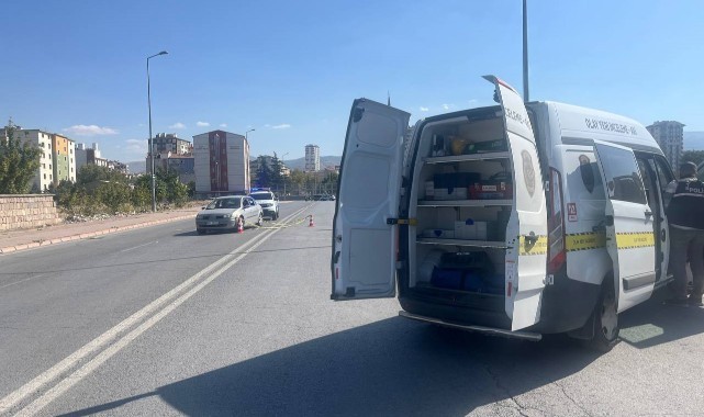 Eski eşini çocuğunun yanında vurdu