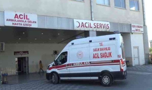 Esnaf ile müşterinin bıçaklı kavgasında: 7 kişi yaralandı