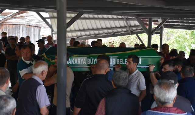 Girdikleri denizde boğulan 2 kardeş son yolculuğuna uğurlandı