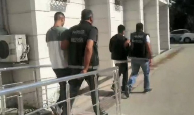 Gömülü uyuşturucu ve uzun namlulu silahlar ele geçirildi