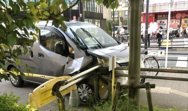 Japonya’da minibüs yayaların arasına daldı: 1 ölü, 1 yaralı