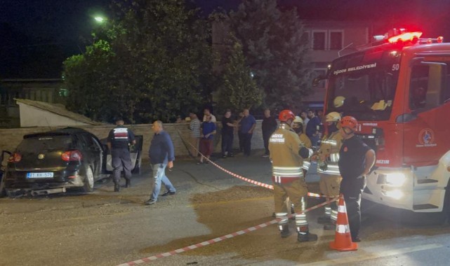 Kayganlaşan yolda otomobil tıra çarptı: 1 ölü