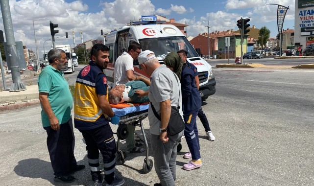 Konya'da kamyonet yayaya çarptı