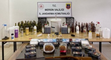 Mersin'de sahte içki operasyonu: litrelerce sahte içki ele geçirildi