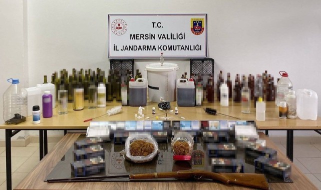 Mersin'de sahte içki operasyonu: litrelerce sahte içki ele geçirildi