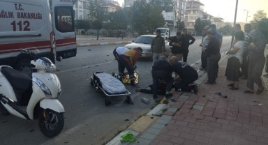 Minibüsle çarpışan motosikletin sürücüsü öldü