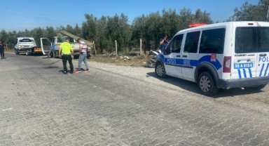 Motosiklet ile kamyonet çarpıştı: 2 ağır yaralı
