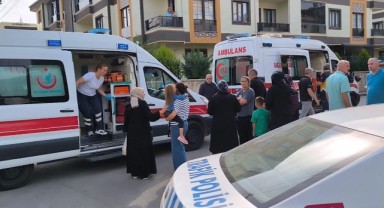 Okul servisi ile hafif ticari araç çarpıştı: 8'i öğrenci 11 yaralı