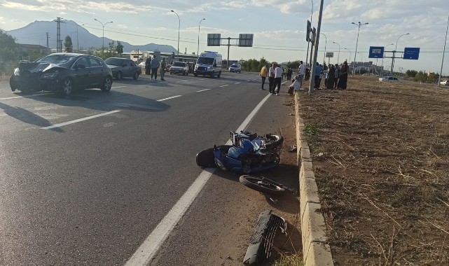 Otomobil ile motosiklet çarpıştı: 2 ağır yaralı