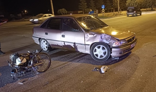 Otomobil ile motosiklet çarpıştı: 2 yaralı