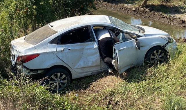 Otomobiller kafa kafaya çarpıştı: 5 yaralı