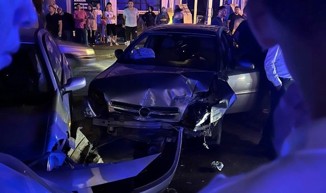 Sakarya'da otomobiller çarpıştı: 4 yaralı