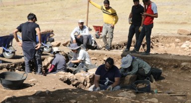 Şanlıurfa'da 10 bin yıl öncesine tarihlenen süs eşyaları bulundu