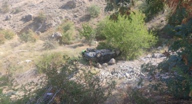 Şarampole yuvarlanan araçta 4 kişi yaralandı