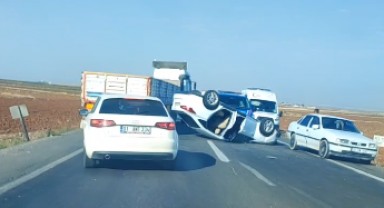 Suruç karayolunda kaza: bir kişi yaralandı, trafik aksadı