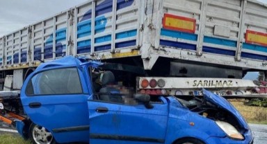 Tır ile otomobil çarpıştı: 1 ölü