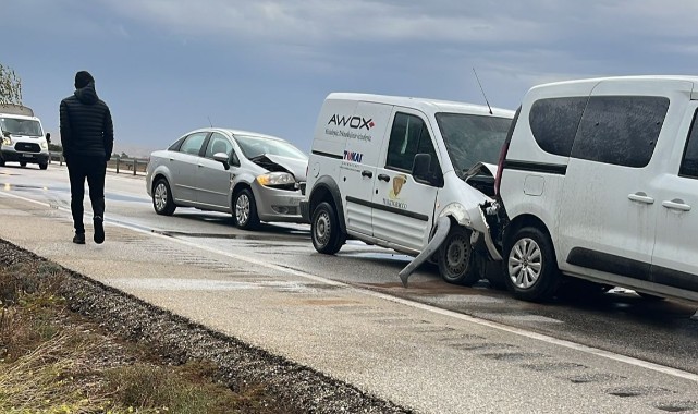 Toz fırtınası zincirleme kazaya davetiye çıkardı: 6 yaralı