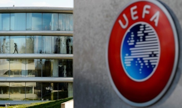 UEFA’dan Başakşehir’e kadro sınırlaması ve para cezası