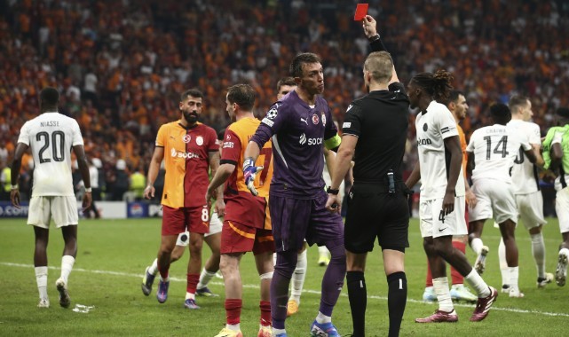 UEFA, Muslera'ya 3 maç men cezası verdi