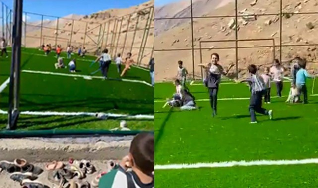 Vanlı minikler saha kirlenmesin diye ayakkabılarını çıkarıp oynadı