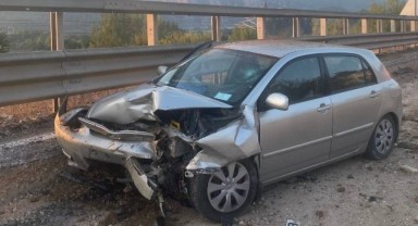 Yol çalışma alanına giren otomobil kaza yaptı: 2 yaralı