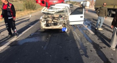 Adıyaman'da otomobil ile traktör çarpıştı: Yaralılar var