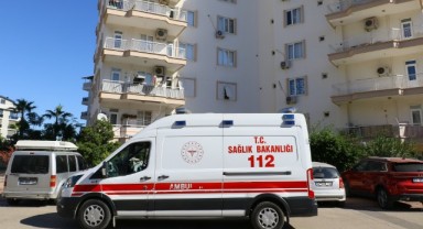Antalya'da eşini almaya gitmeyen avukat evinde ölü bulundu